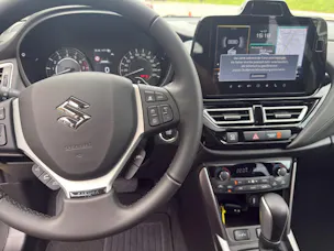 Suzuki S-Cross 1.4 T Sakura Top Hybrid 4x4