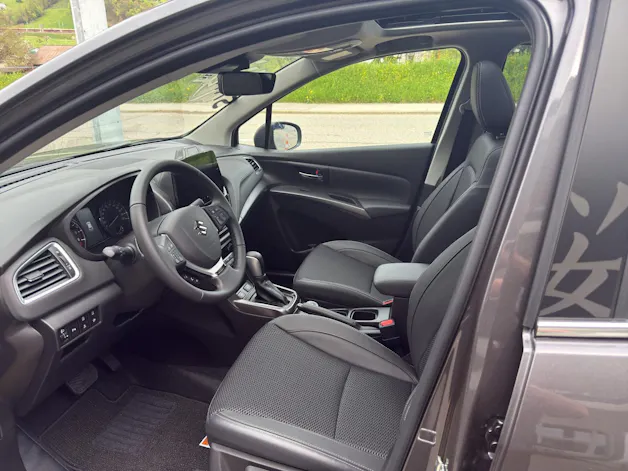 Suzuki S-Cross 1.4 T Sakura Top Hybrid 4x4