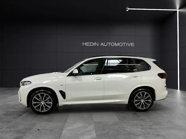 BMW X5 50e xDrive Attraktiven Leasingzinssatz ab 0,9 % bei Abschluss einer BMW Fahrzeugversicherung.