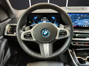 BMW X5 50e xDrive Attraktiven Leasingzinssatz ab 0,9 % bei Abschluss einer BMW Fahrzeugversicherung.