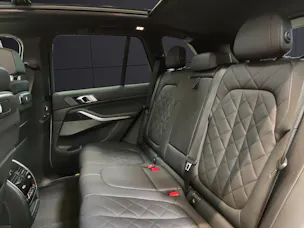 BMW X5 50e xDrive Attraktiven Leasingzinssatz ab 0,9 % bei Abschluss einer BMW Fahrzeugversicherung.