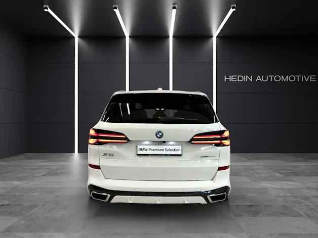 BMW X5 50e xDrive Attraktiven Leasingzinssatz ab 0,9 % bei Abschluss einer BMW Fahrzeugversicherung.