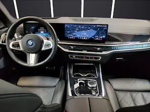 BMW X5 50e xDrive Attraktiven Leasingzinssatz ab 0,9 % bei Abschluss einer BMW Fahrzeugversicherung.