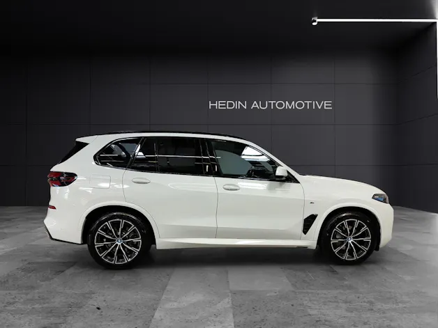 BMW X5 50e xDrive Attraktiven Leasingzinssatz ab 0,9 % bei Abschluss einer BMW Fahrzeugversicherung.