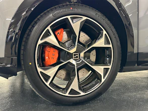 https://vehicle.imgix.net/4276952/09ce0d2b-1e03-4e35-b457-cb9bcf03b2d9.jpg