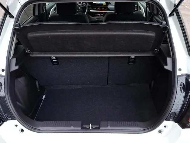 Suzuki Swift 1.2 Sakura Top Hybrid 4x4