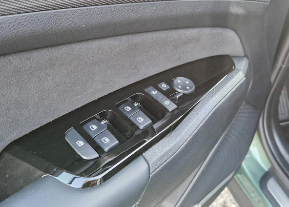 image du véhicule 3 image du véhicule 3