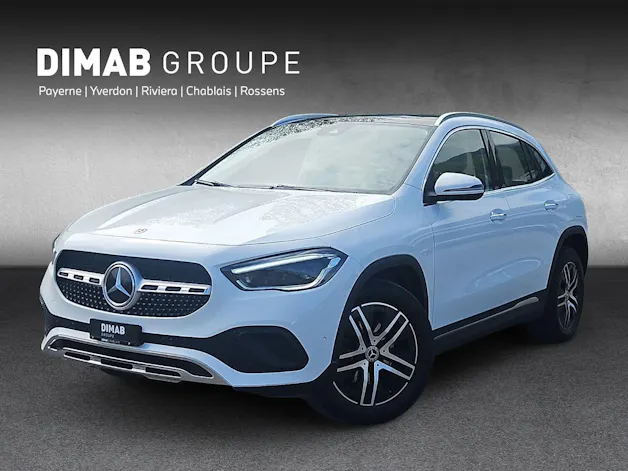 Mercedes-Benz GLA 200 Progressive 4matic