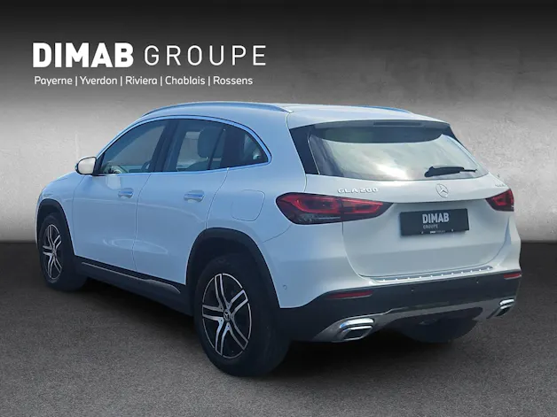 Mercedes-Benz GLA 200 Progressive 4matic
