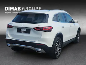 Mercedes-Benz GLA 200 Progressive 4matic
