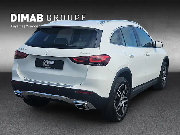 Mercedes-Benz GLA 200 Progressive 4matic