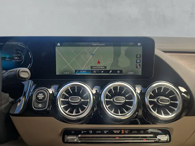 Mercedes-Benz GLA 200 Progressive 4matic