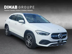 Mercedes-Benz GLA 200 Progressive 4matic