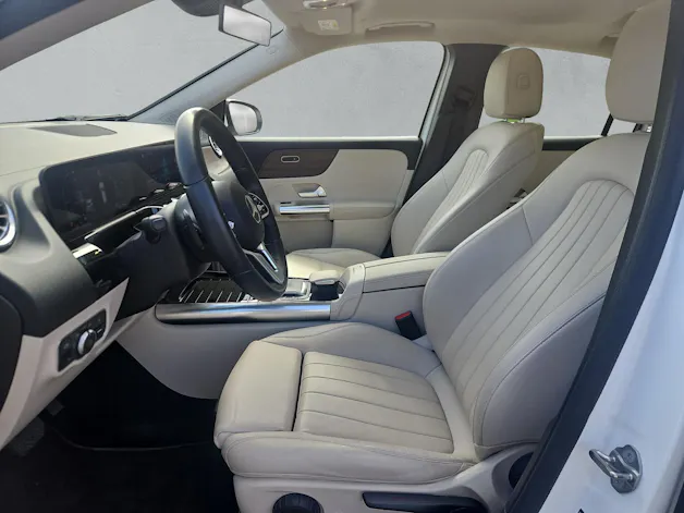 Mercedes-Benz GLA 200 Progressive 4matic