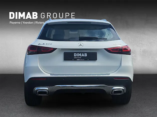 Mercedes-Benz GLA 200 Progressive 4matic
