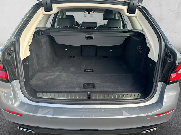 BMW 530d xDrive 48V Touring 📍