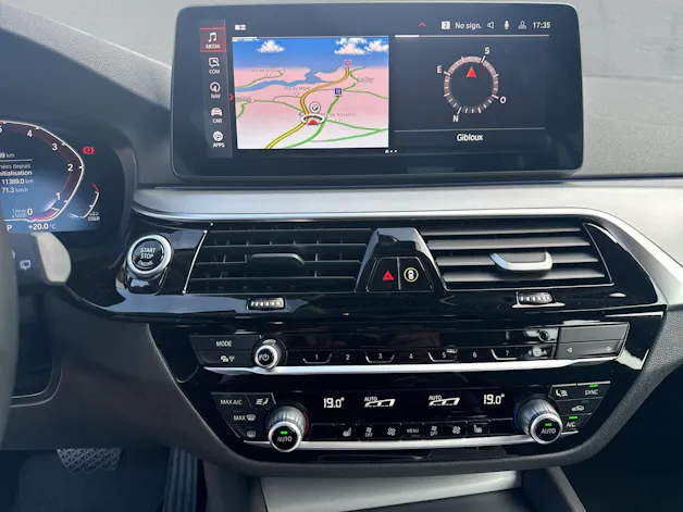 BMW 530d xDrive 48V Touring 📍