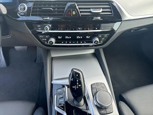 BMW 530d xDrive 48V Touring 📍