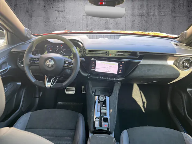 Alfa Romeo Junior 1.2 Intensa Sky Q4