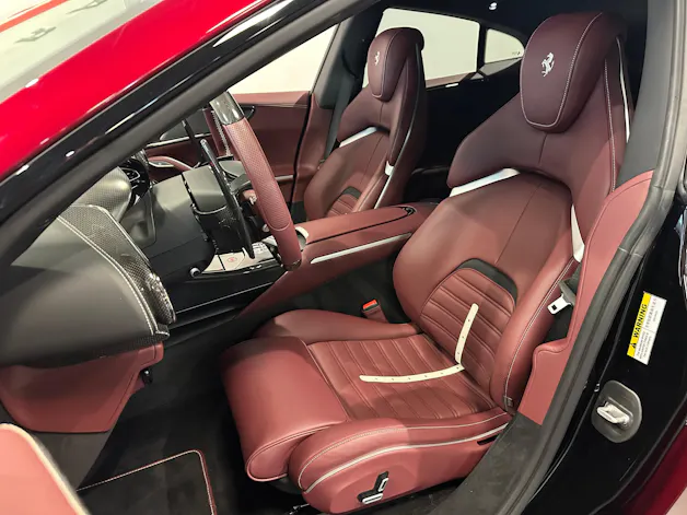 Ferrari Purosangue 6.5 V12 ATELIER