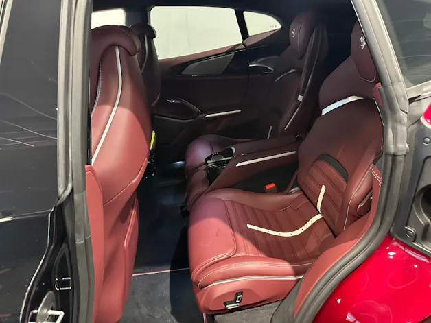 Ferrari Purosangue 6.5 V12 ATELIER