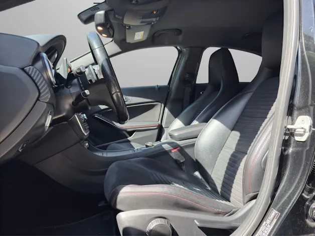 Mercedes-Benz A 180 AMG Line 7G-DCT