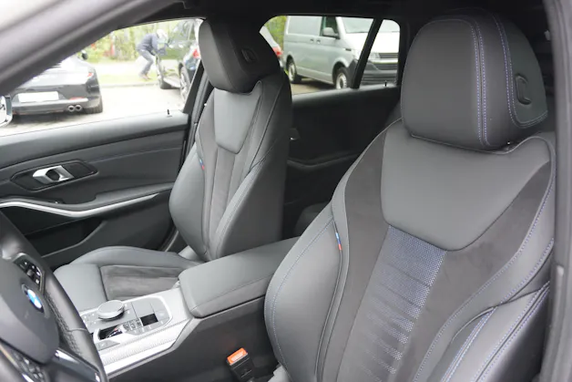 BMW 320d xDrive 48V Touring Steptronic M Sport