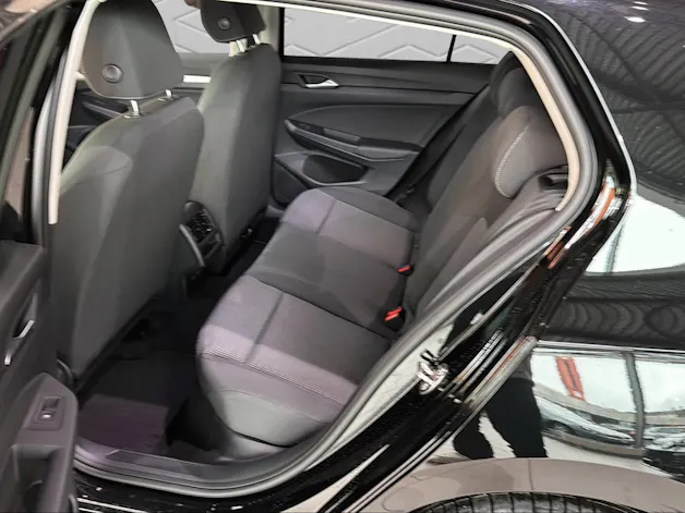 VW Golf 1.5 TSI Basis