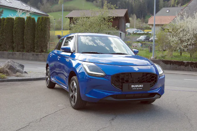Suzuki Swift 1.2 Sakura Top Hybrid 4x4