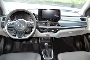 Suzuki Swift 1.2 Sakura Top Hybrid 4x4