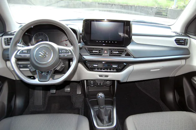 Suzuki Swift 1.2 Sakura Top Hybrid 4x4