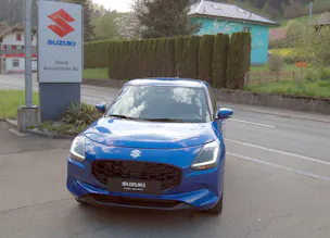 Suzuki Swift 1.2 Sakura Top Hybrid 4x4