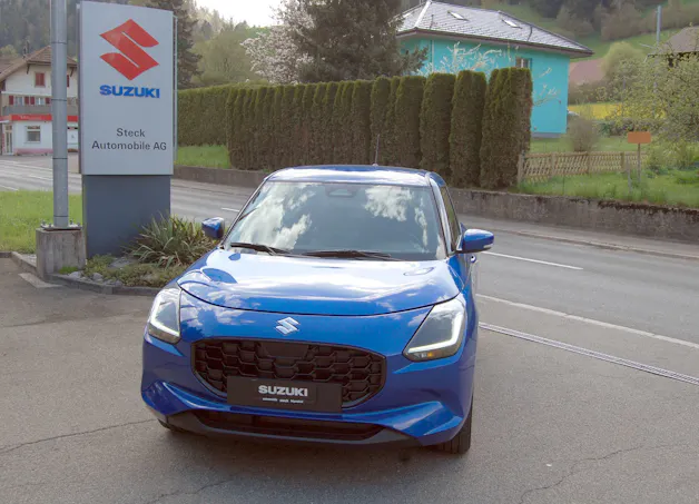 Suzuki Swift 1.2 Sakura Top Hybrid 4x4