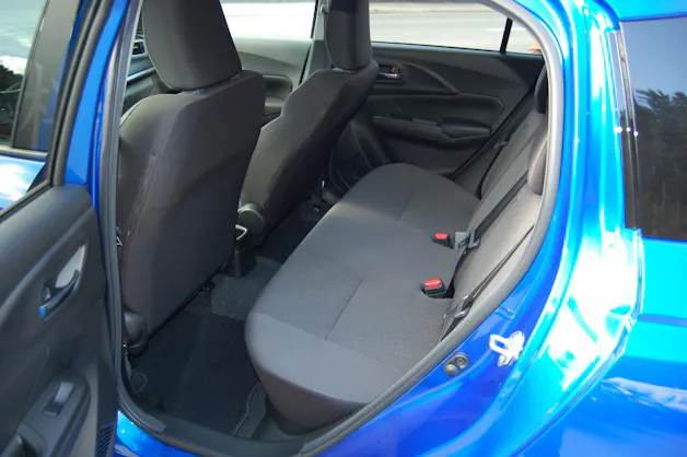 Suzuki Swift 1.2 Sakura Top Hybrid 4x4