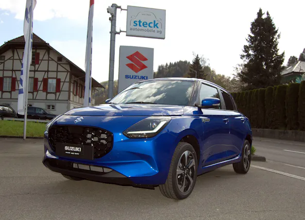 Suzuki Swift 1.2 Sakura Top Hybrid 4x4