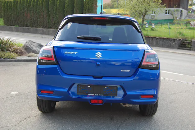 Suzuki Swift 1.2 Sakura Top Hybrid 4x4