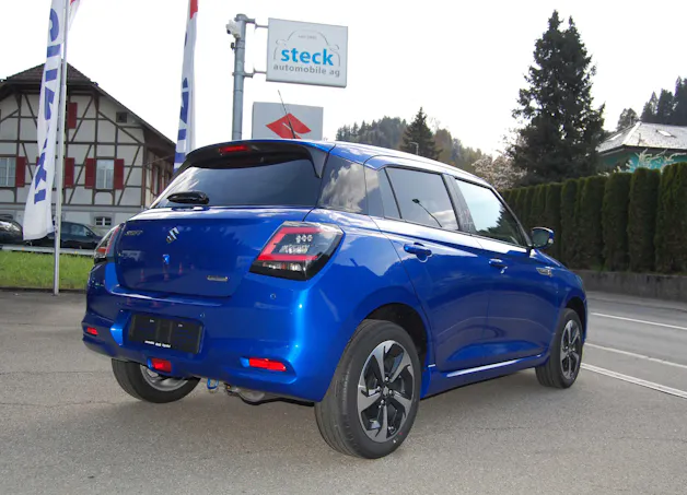 Suzuki Swift 1.2 Sakura Top Hybrid 4x4