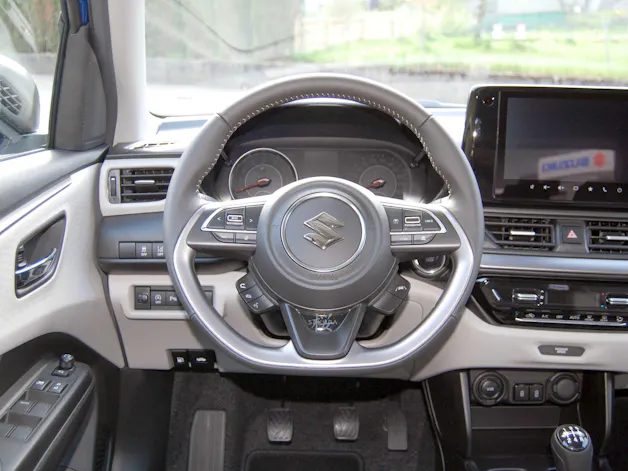 Suzuki Swift 1.2 Sakura Top Hybrid 4x4