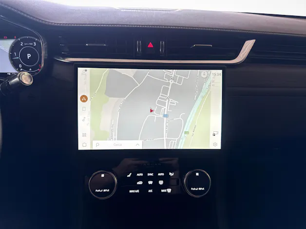 Jaguar F-Pace 2.0 D I4 200 SE AWD - Ruote invernali incluse