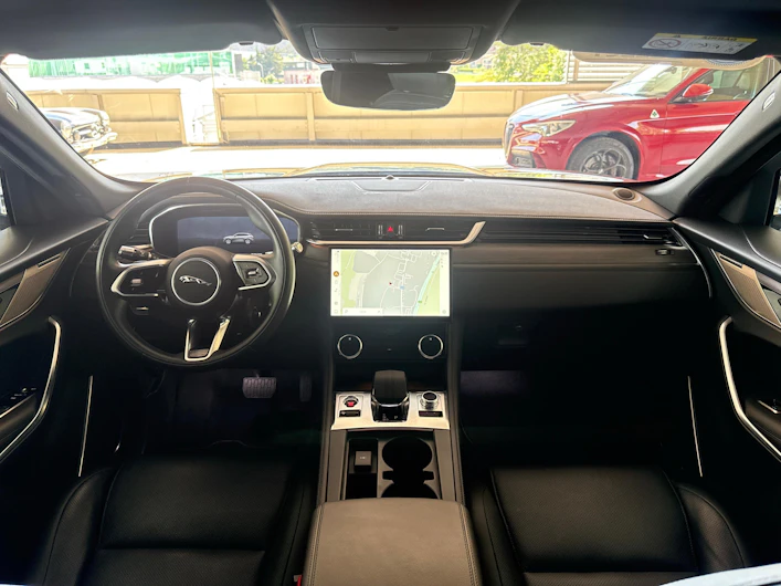 image du véhicule JAGUAR F-PACE