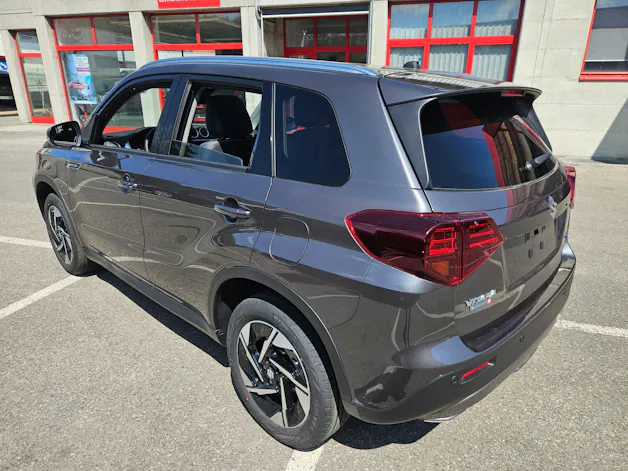Suzuki Vitara 1.4 T Sakura Top Hybrid 4x4