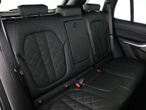 https://vehicle.imgix.net/4277595/e00df1a9-fa36-499a-bf8c-5c6b6b424aca.jpg