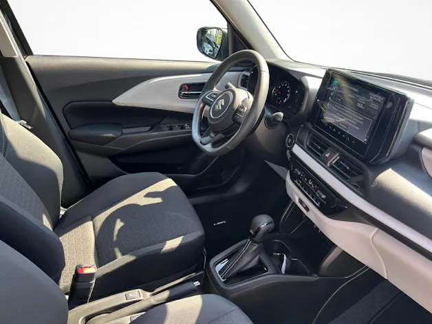 Suzuki Swift 1.2 Sakura Hybrid