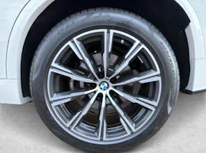 https://vehicle.imgix.net/4277740/c8dfccdf-b80c-49ec-9929-2f98c62c5d39.jpg