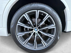 Fahrzeugbild BMW X5 30d xDrive SAG M-Sport