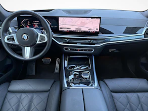 https://vehicle.imgix.net/4277740/dfd6f033-697e-4624-b7db-2a5af286cf67.jpg