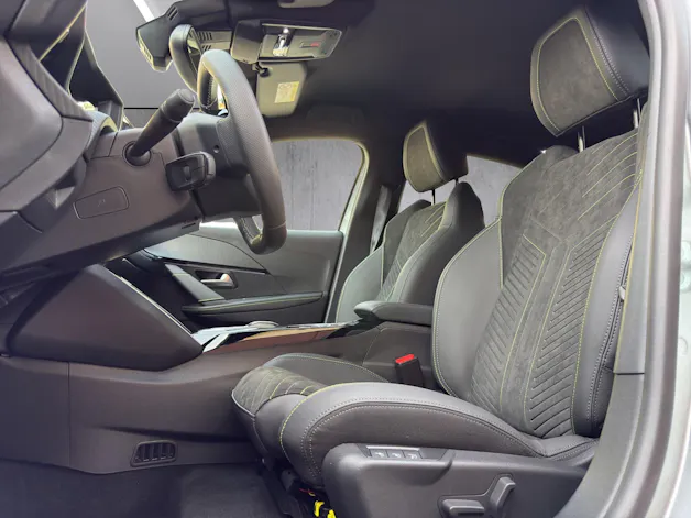 Peugeot 208 1.2 Hybrid 145 GT