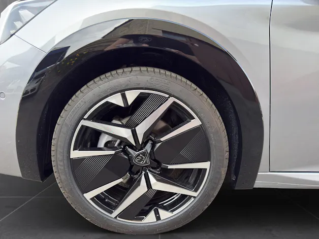 Peugeot 208 1.2 Hybrid 145 GT