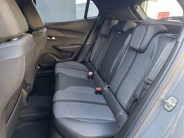 Peugeot 2008 NEW 1.2 Hybrid 145 Allure Premium