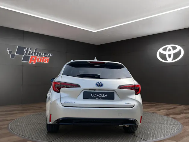 Toyota Corolla Touring Sports 2.0 HSD Swiss Edition